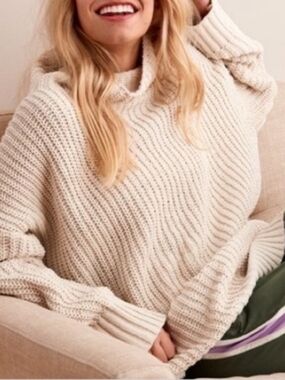 NWT Aerie Oversized Chenille Cowl Neck Cream Loose Knit Sweater Medium Fits L